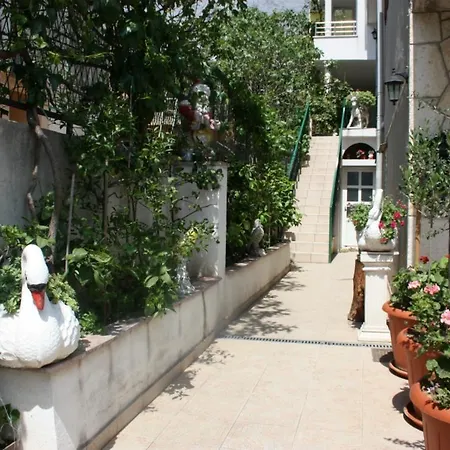 Apartments Pomalo * Makarska