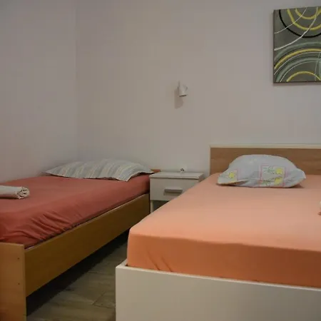 Apartments Pomalo *