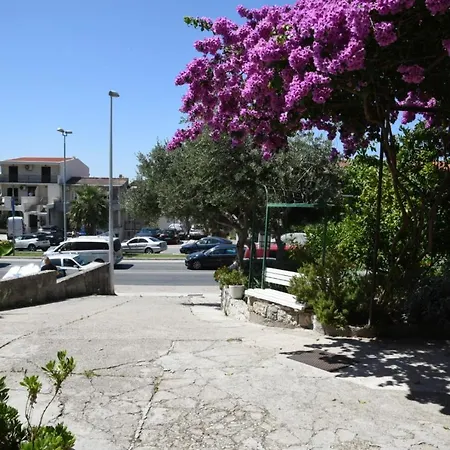 Guest house Apartments Pomalo