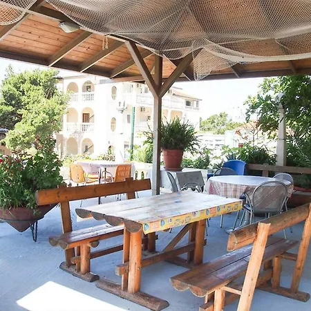 Apartments Pomalo *