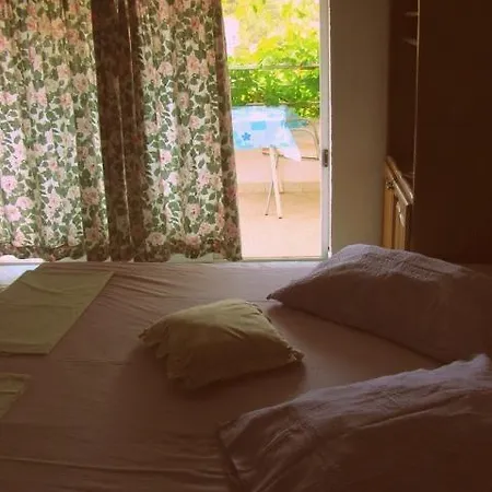 Guest house Apartments Pomalo *