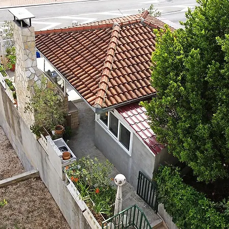 Guest house Apartments Pomalo