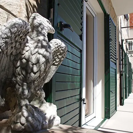 Apartments Pomalo Makarska