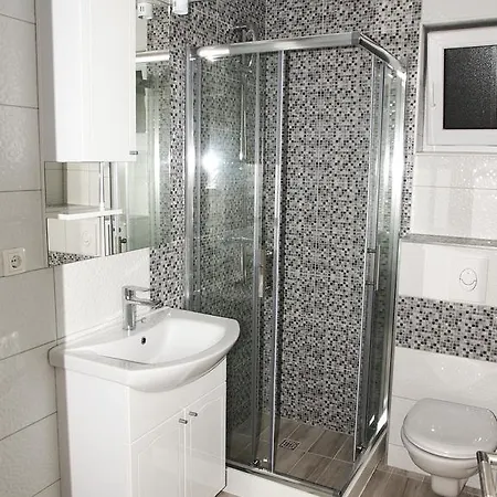 Guest house Apartments Pomalo *