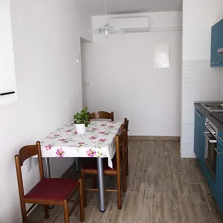 Apartments Pomalo