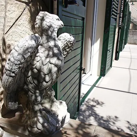 Guest house Apartments Pomalo *