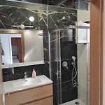 Apartments Pomalo بيت ضيافة 3*