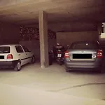 Apartments Pomalo بيت ضيافة 3*