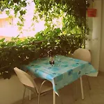 Apartments Pomalo 3*