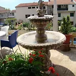 بيت ضيافة Apartments Pomalo