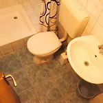 Apartments Pomalo بيت ضيافة