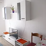 بيت ضيافة Apartments Pomalo